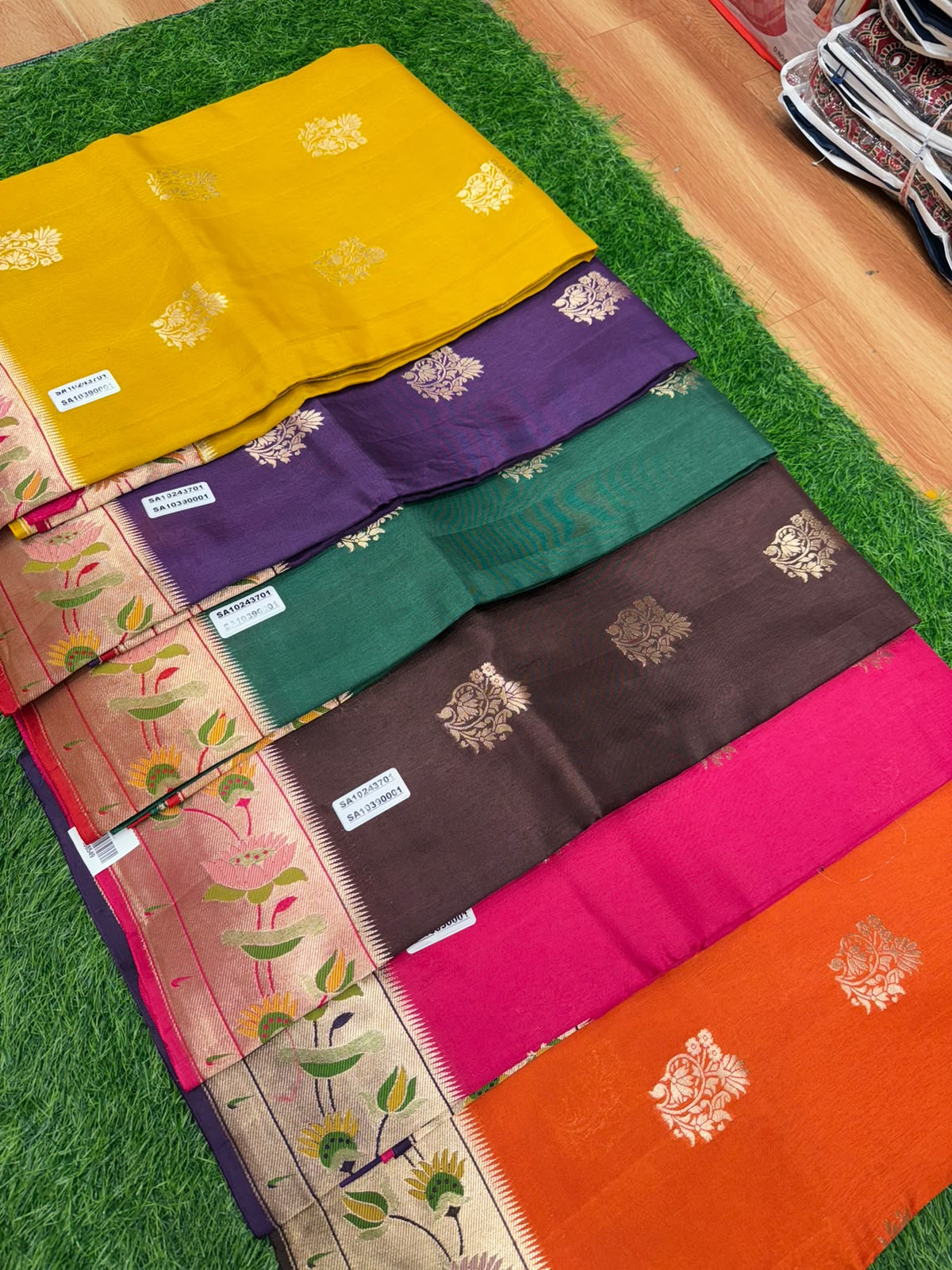 Magenta Pink [Georgette] Saree — Floral Jaal Weave